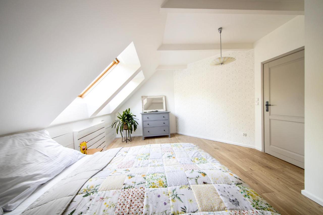 Blossom Hill Apartment *