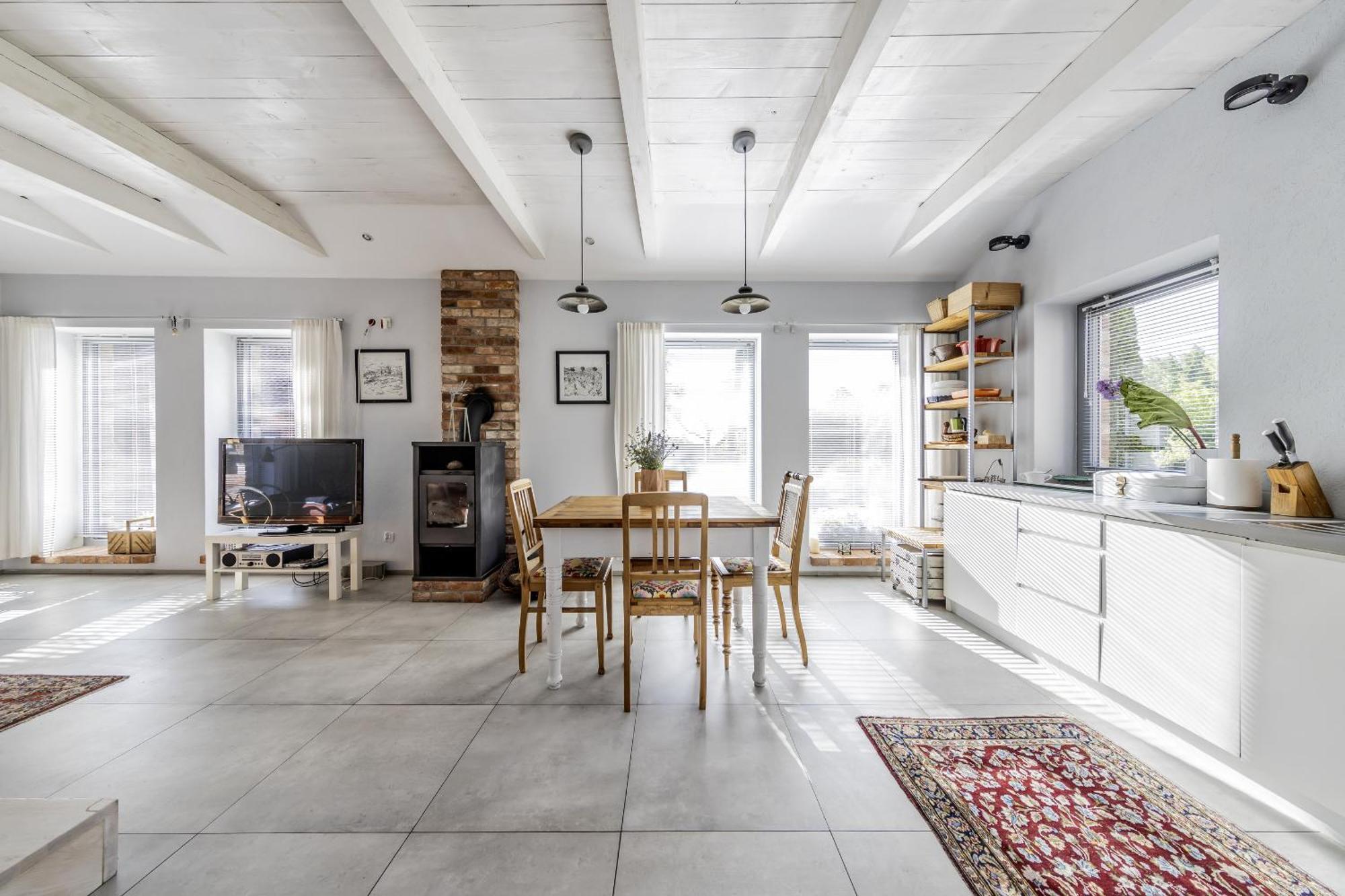 Blossom Hill Apartment