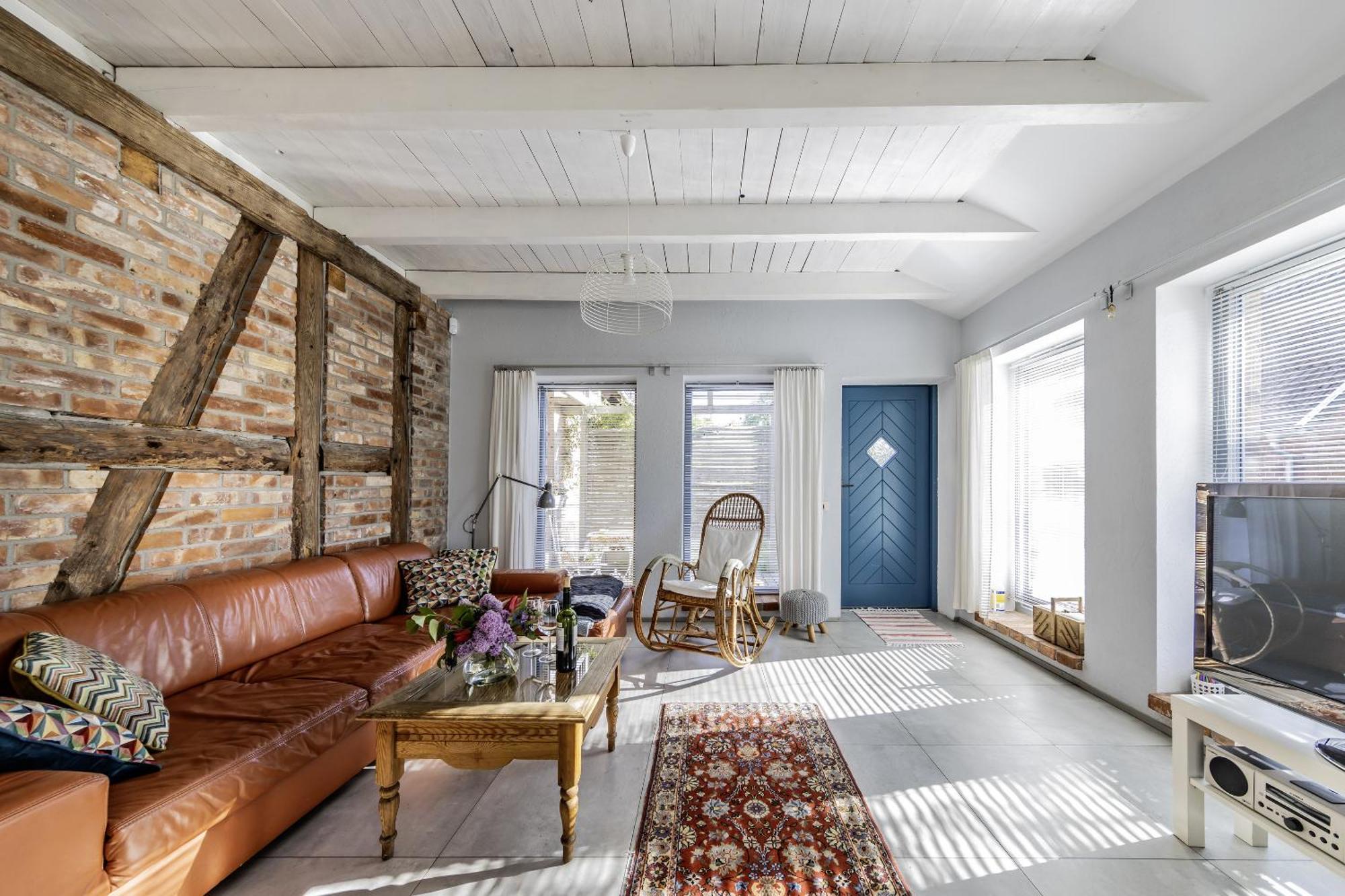 Blossom Hill Apartment *