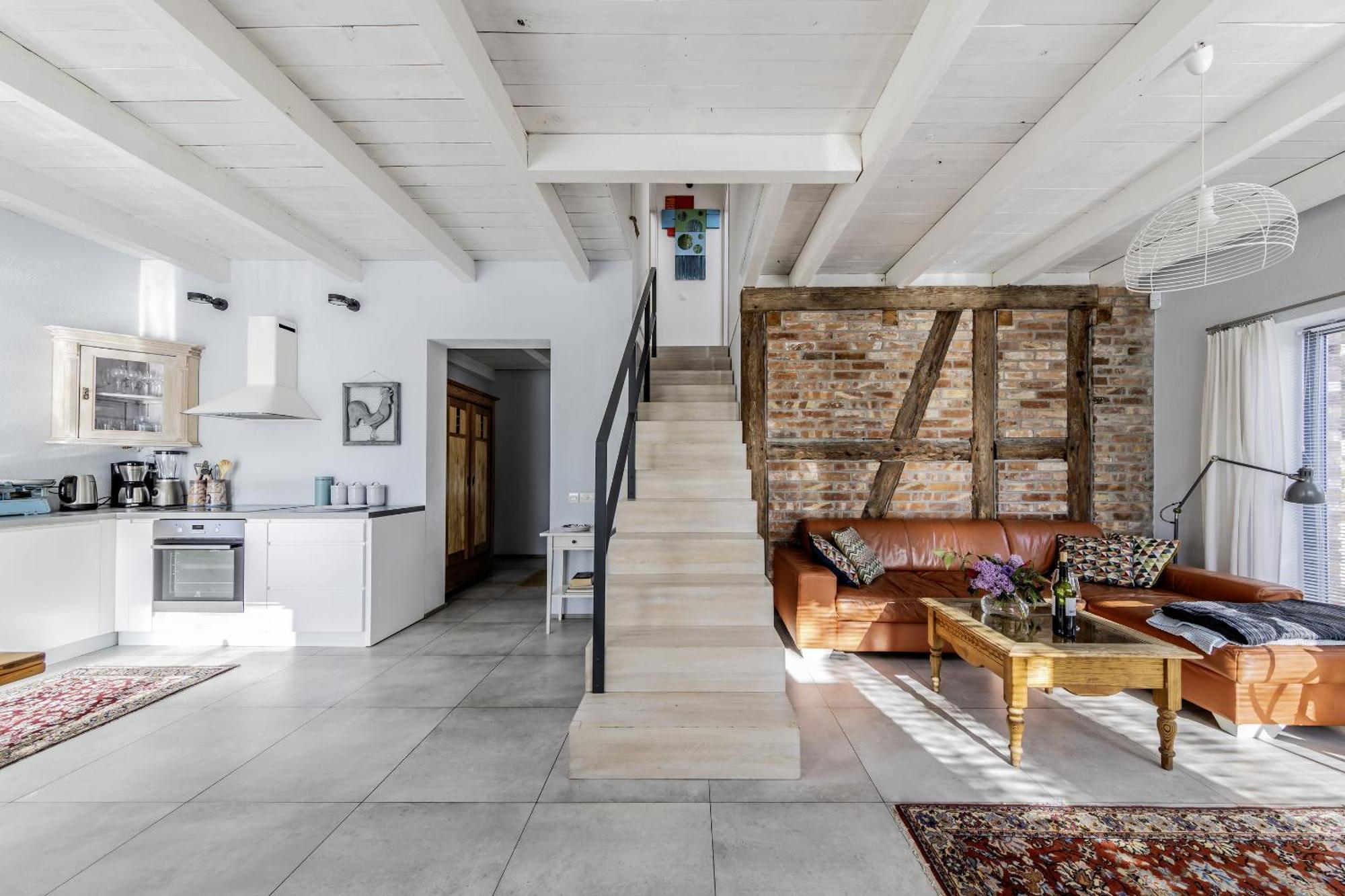 Blossom Hill Apartment Lecze